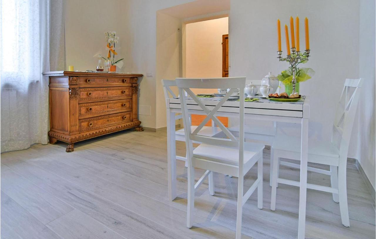 1 Bedroom Gorgeous Apartment In Arezzo Eksteriør bilde