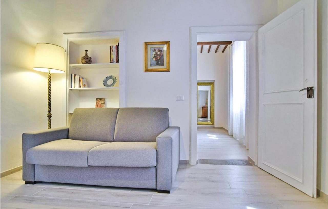 1 Bedroom Gorgeous Apartment In Arezzo Eksteriør bilde