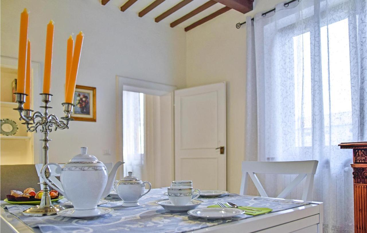1 Bedroom Gorgeous Apartment In Arezzo Eksteriør bilde